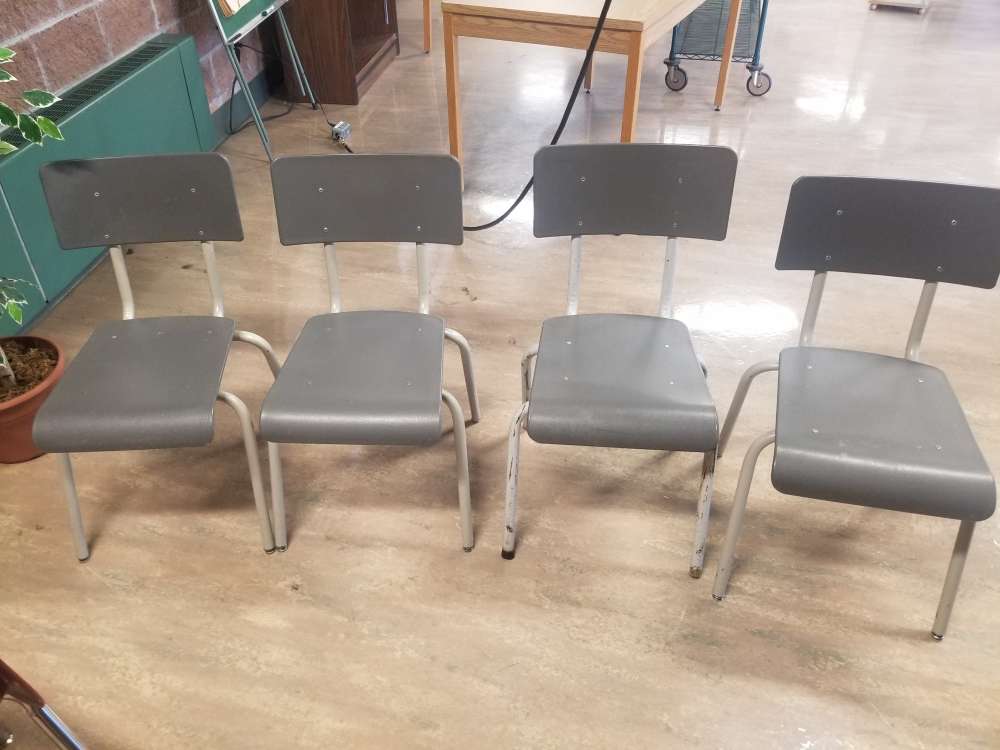 Lot de 4 chaises en plastique